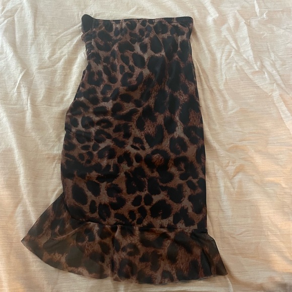 Pretty Little Thing strapless mini dress - Picture 2 of 3